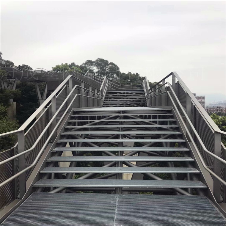 防滑踏步板