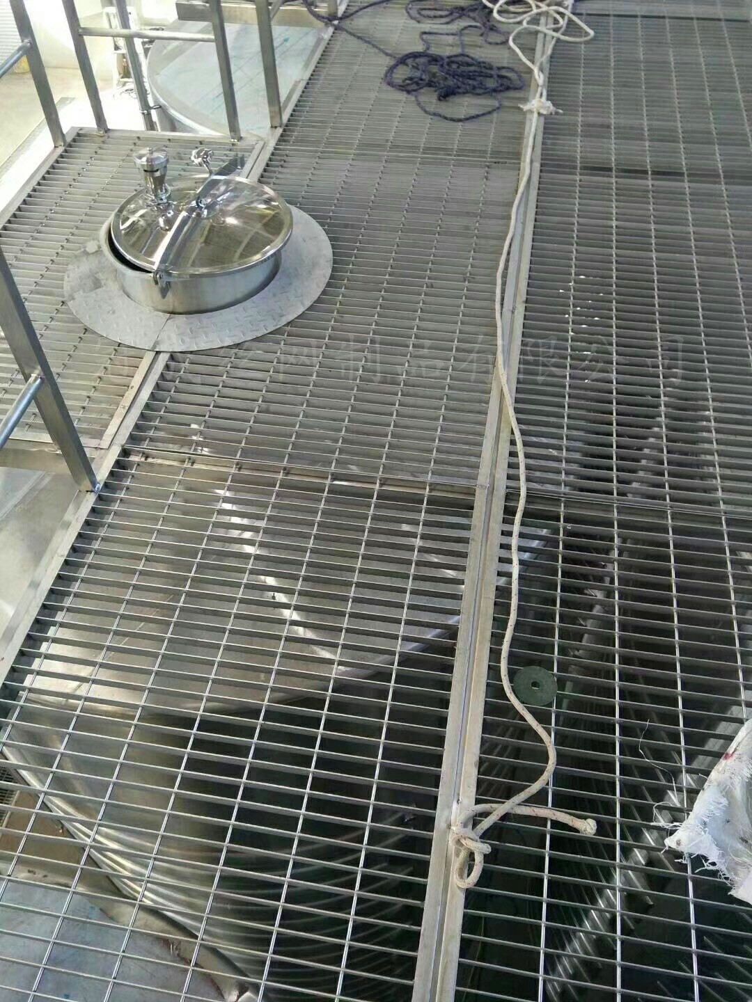 不銹鋼鋼格柵